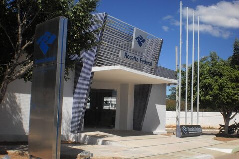 Fachada de agência da Receita Federal em Sousa, Paraíba